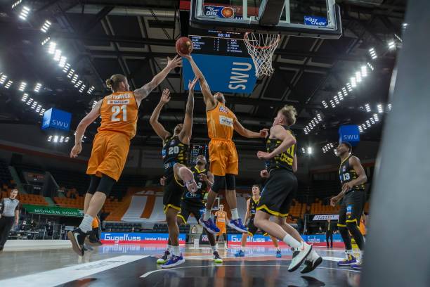 通过借鉴其 通过借鉴其