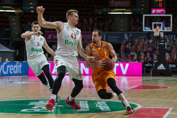 频频出现 频频出现