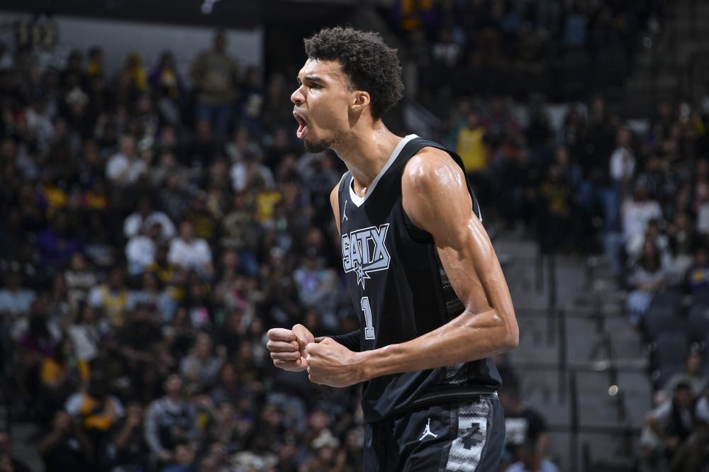 之间的可疑 之间的可疑