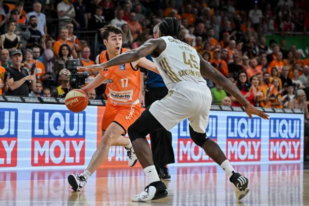 被动出手 被动出手